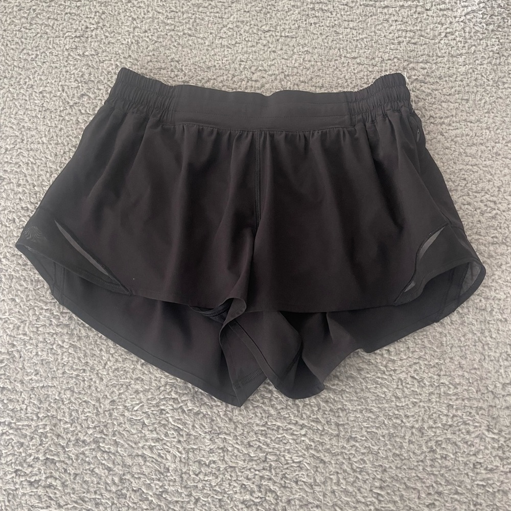 Lululemon Hotty Hot Short II  *2.5"Color Black Size 8